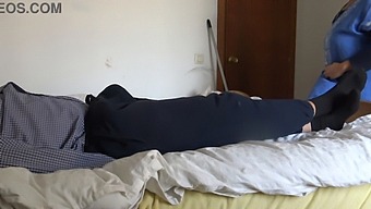 穆斯林管家被法国男人的大黑阴茎的大小震惊了