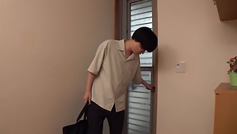 小田美子的丈夫在制服中一天内接受了10多次内射