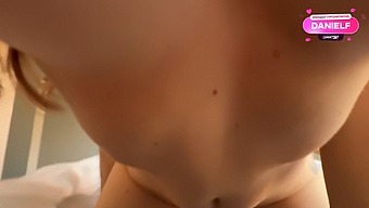 女孩知道如何解决没有钱的问题。